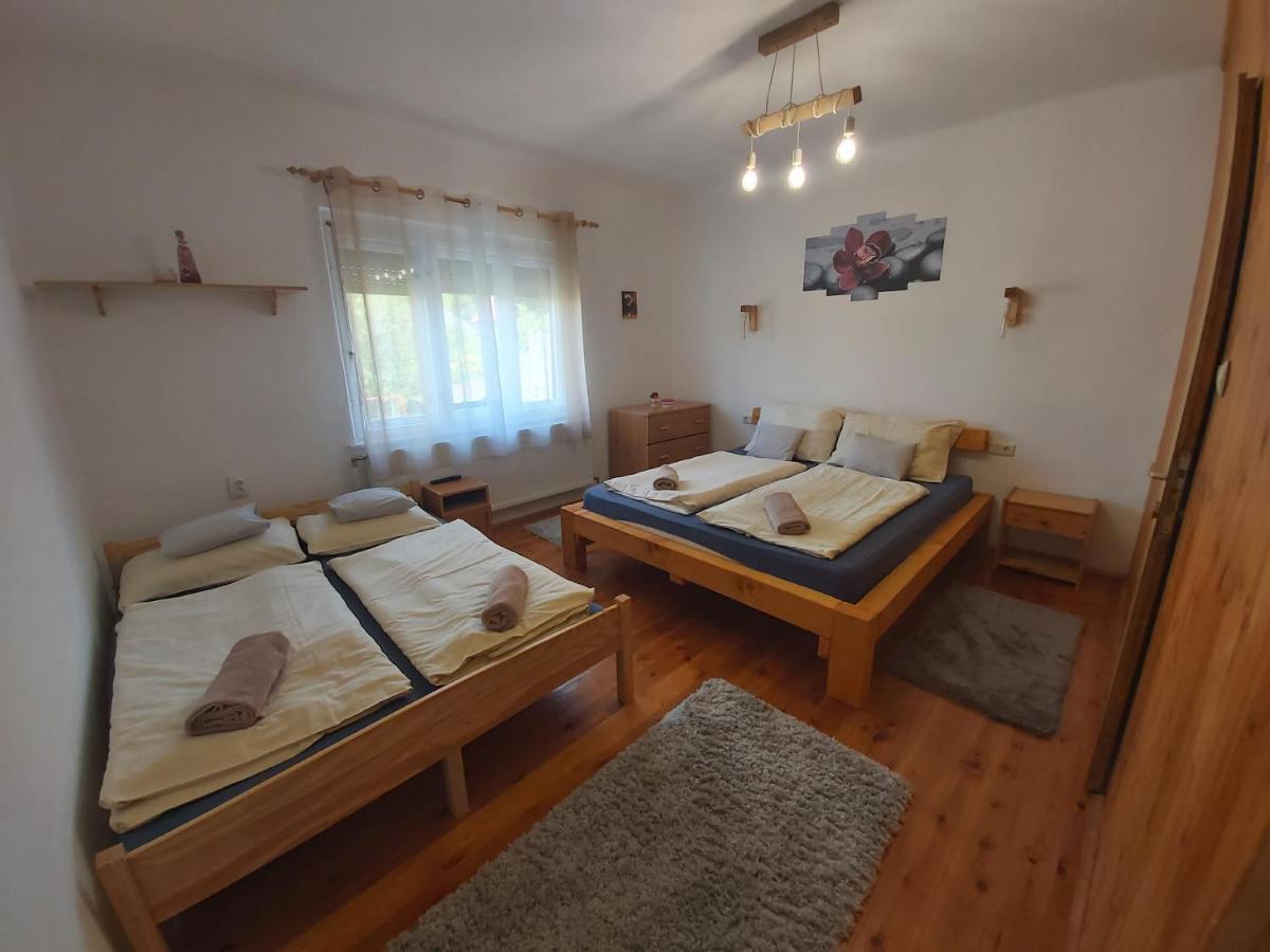 Готель Fenyofa Vendeghaz Сільвашварад Екстер'єр фото